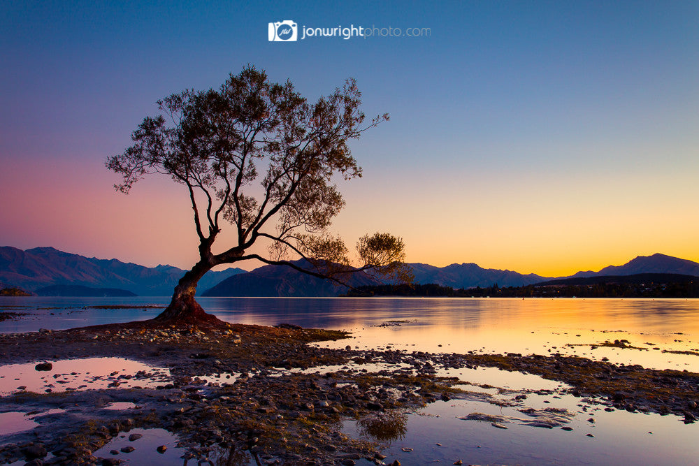 Lake Wanaka dawn & sunrise - New Zealand