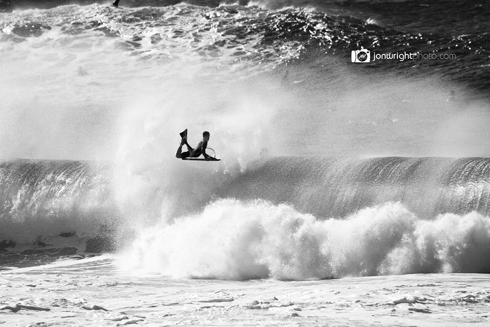 Pipeline reverse - Amaury Lavernhe bashing an air reverse out at pipe. Downloadable wallpaper for your desktop